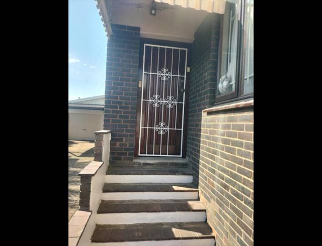 2 BEDROOM PROPERTY TO RENT IN BLUFF